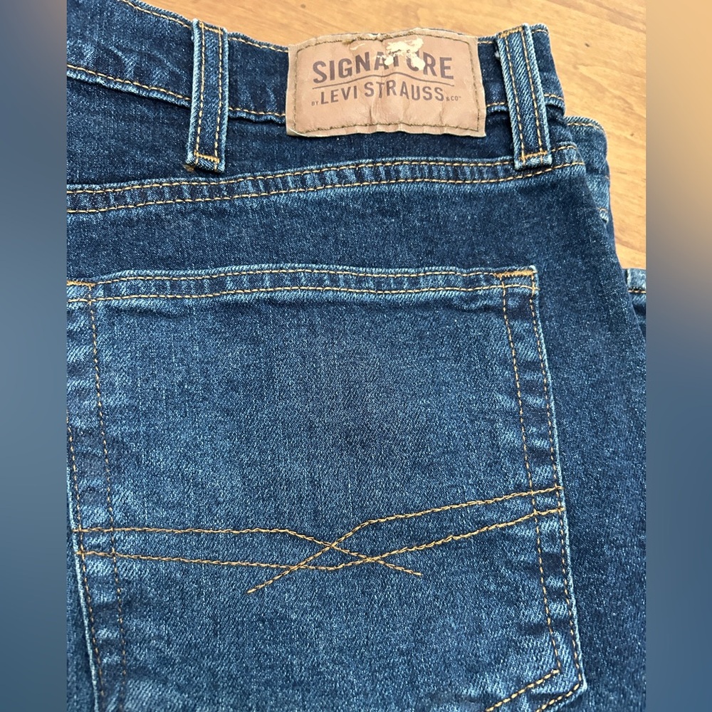 Signature Levi's Men's Dark denim men’s jorts dad shorts 40